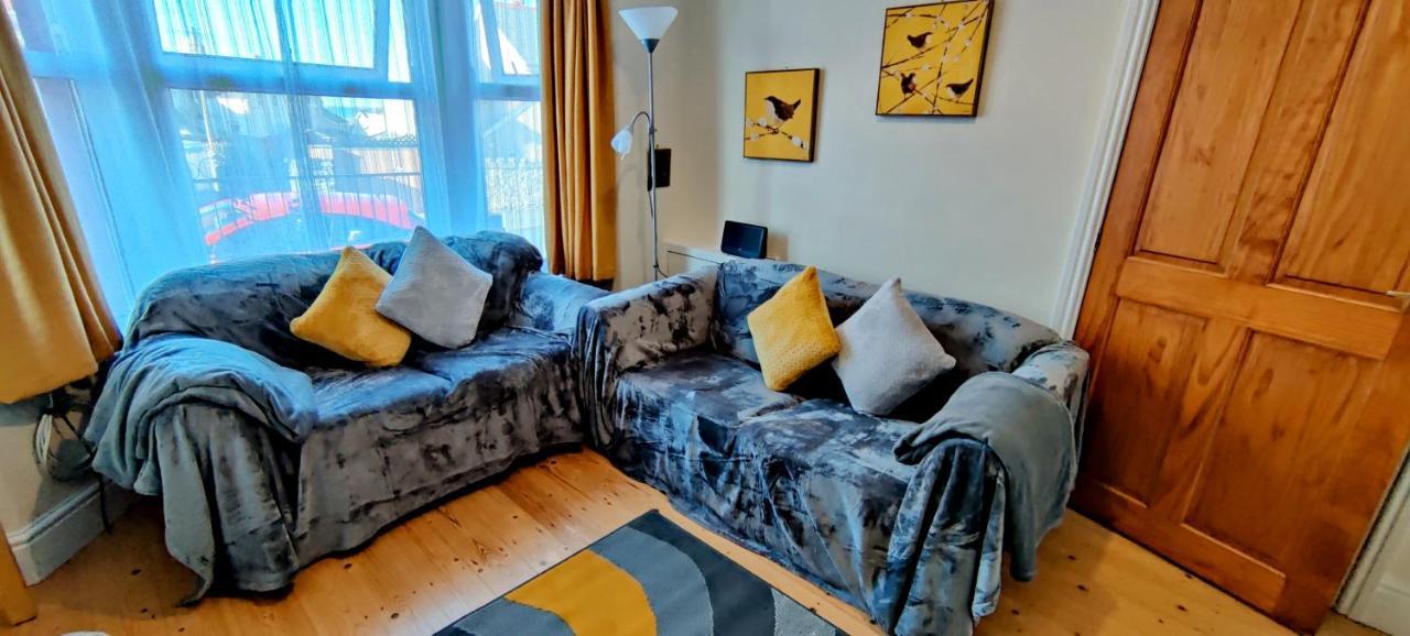 Rhubarb Terrace On The Coast - Sleeps 1-6 Villa Colwyn Bay Exterior photo