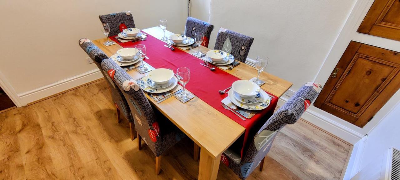 Rhubarb Terrace On The Coast - Sleeps 1-6 Villa Colwyn Bay Exterior photo