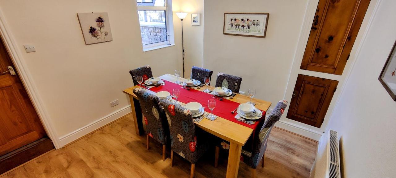Rhubarb Terrace On The Coast - Sleeps 1-6 Villa Colwyn Bay Exterior photo