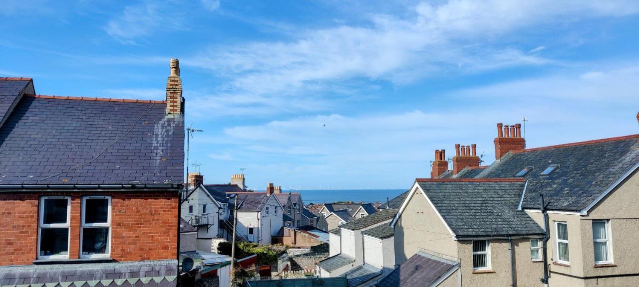 Rhubarb Terrace On The Coast - Sleeps 1-6 Villa Colwyn Bay Exterior photo